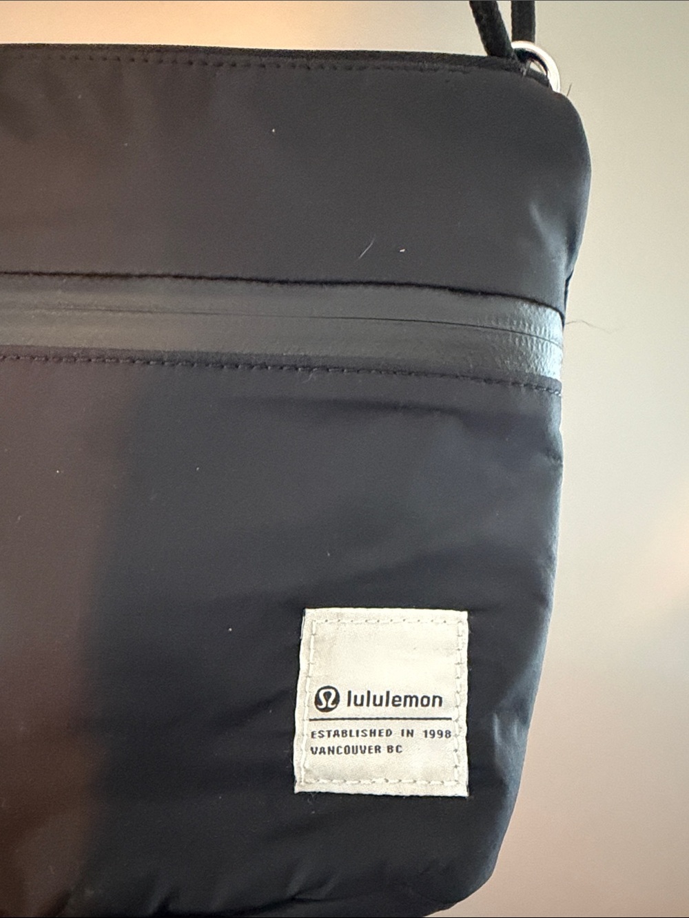 Lululemon Black Crossbody Shoulder Bag Purse - Picture 2 of 8